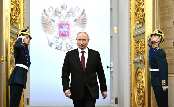 Владимир Путин официально вступил в должность президента РФ - Фото 1