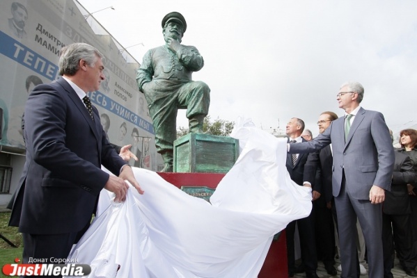 В Екатеринбурге открыли памятник уральскому предпринимателю. «Главное, чтобы он не стал надгробием областному бизнесу» - Фото 1