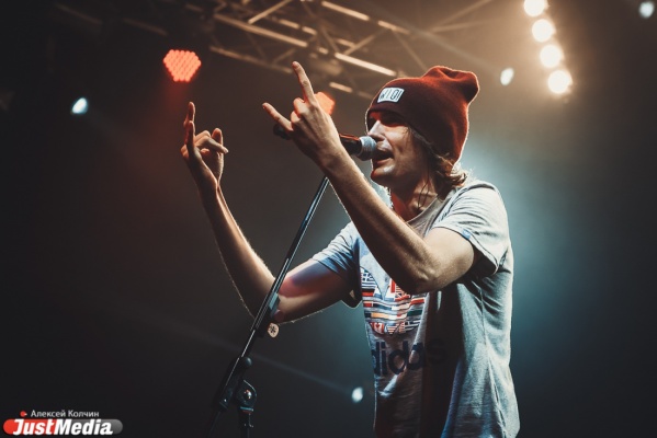 «Мне не надоедает петь старые песни». Noize MC дал полнометражный концерт в Екатеринбурге - Фото 1