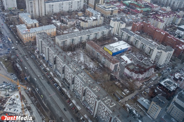 «Зло для города». Мэрия и девелоперы намерены очистить Екатеринбург от общаг, выдаваемых за апартаменты - Фото 1