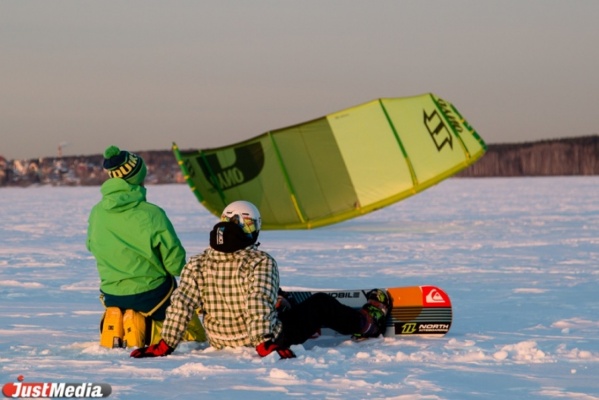 Снег, сноуборд… и парашют. Корреспондент JustMedia.ru опробовал себя в сноукайте - Фото 1