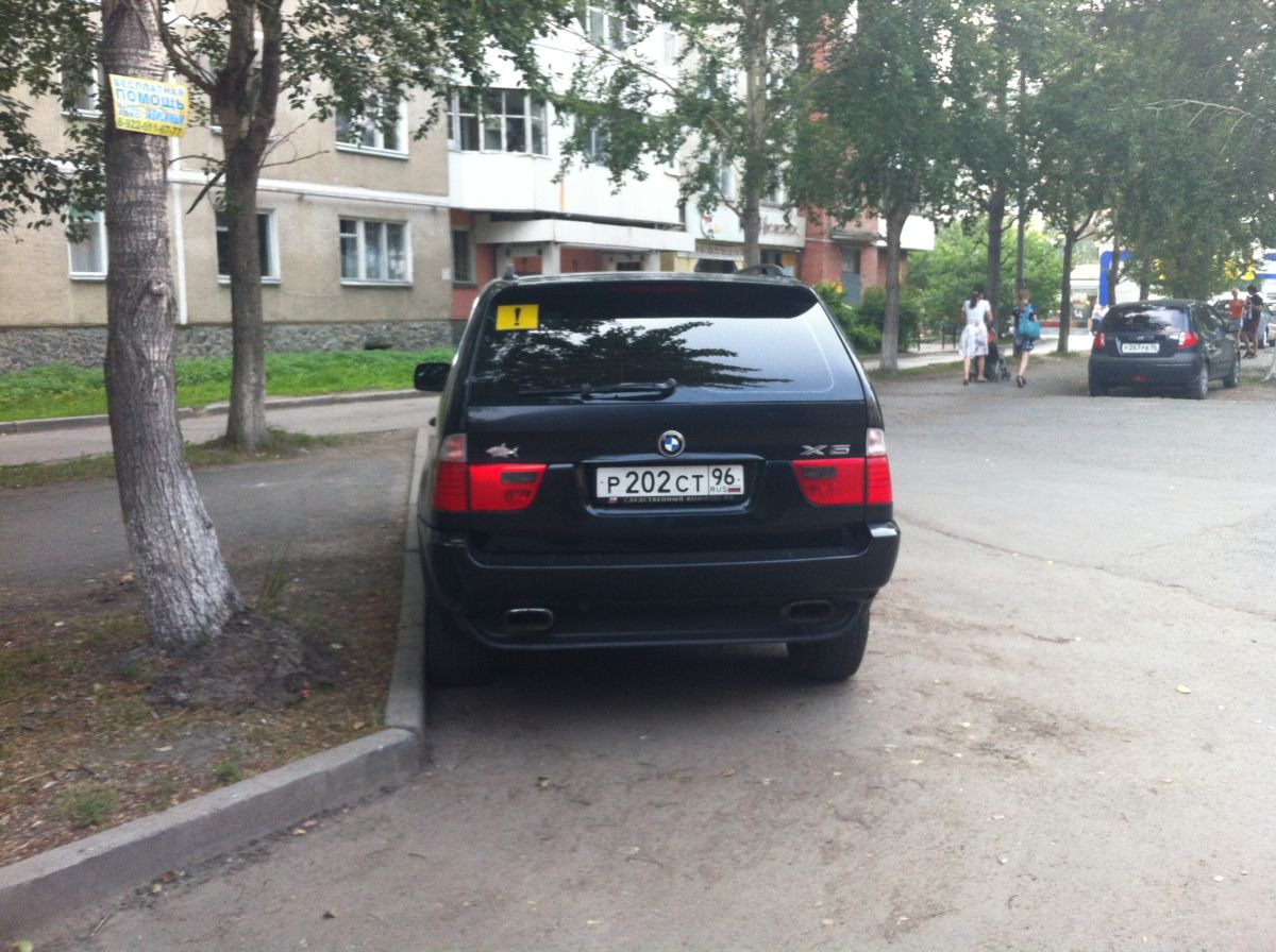В Екатеринбурге разыскивают БМВ Х5, нашедшему обещают выплатить  50 000 рублей - Фото 2
