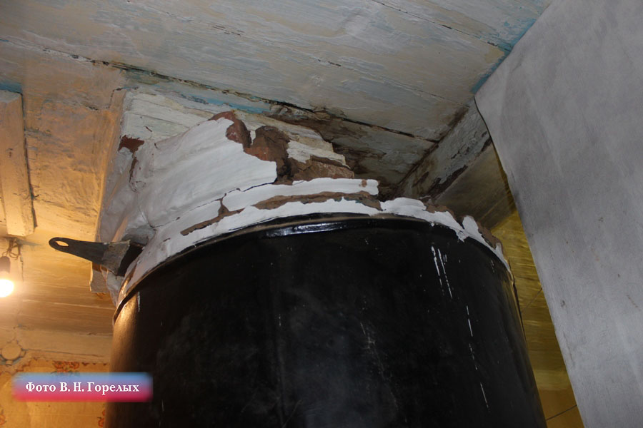 В Артинском районе от хлопка газа обрушилась печь. Часть кирпичей упала в кроватку к грудному ребенку. ФОТО - Фото 3