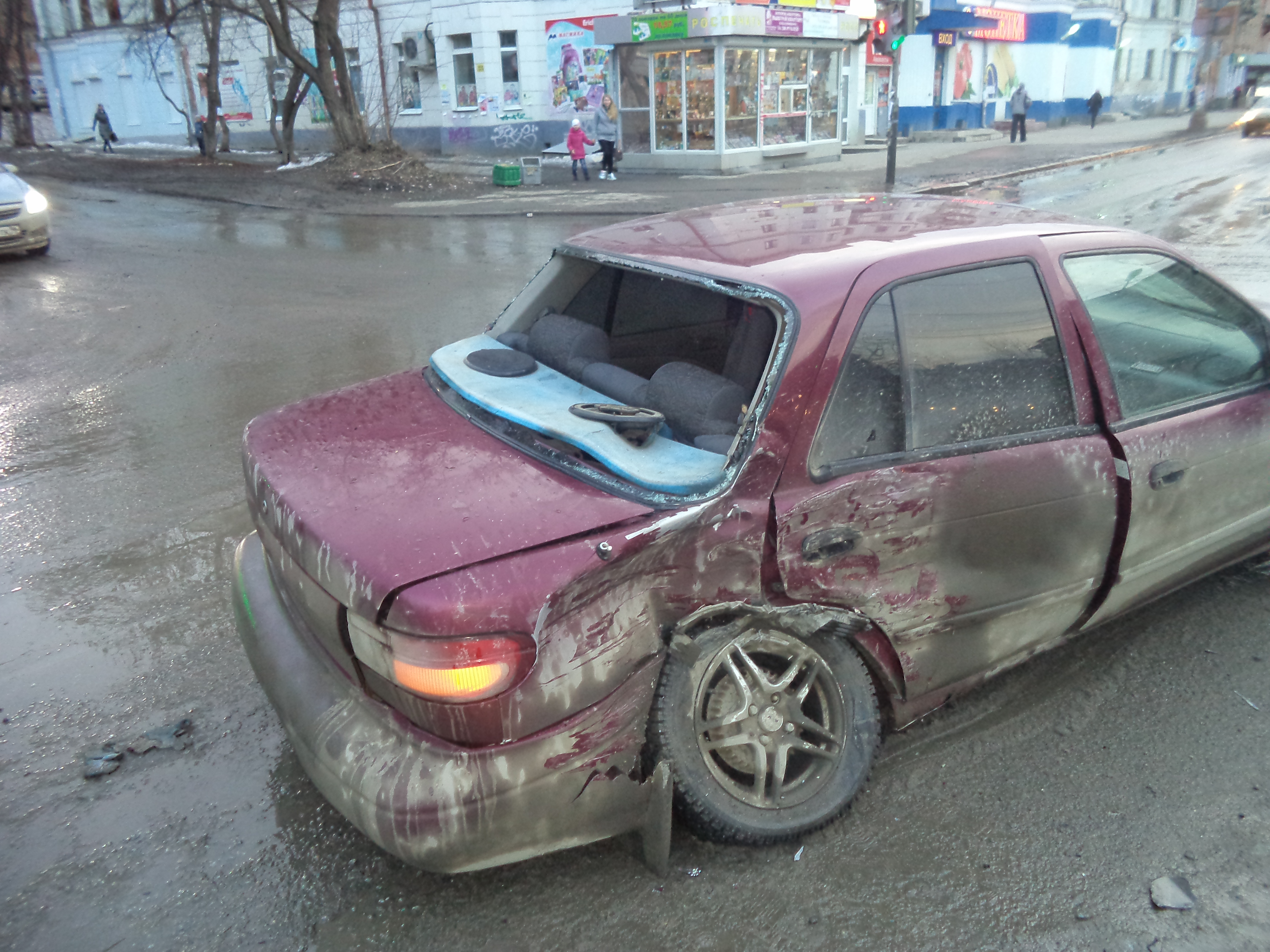 В Екатеринбурге в столкновении иномарок пострадали двое маленьких детей - Фото 2