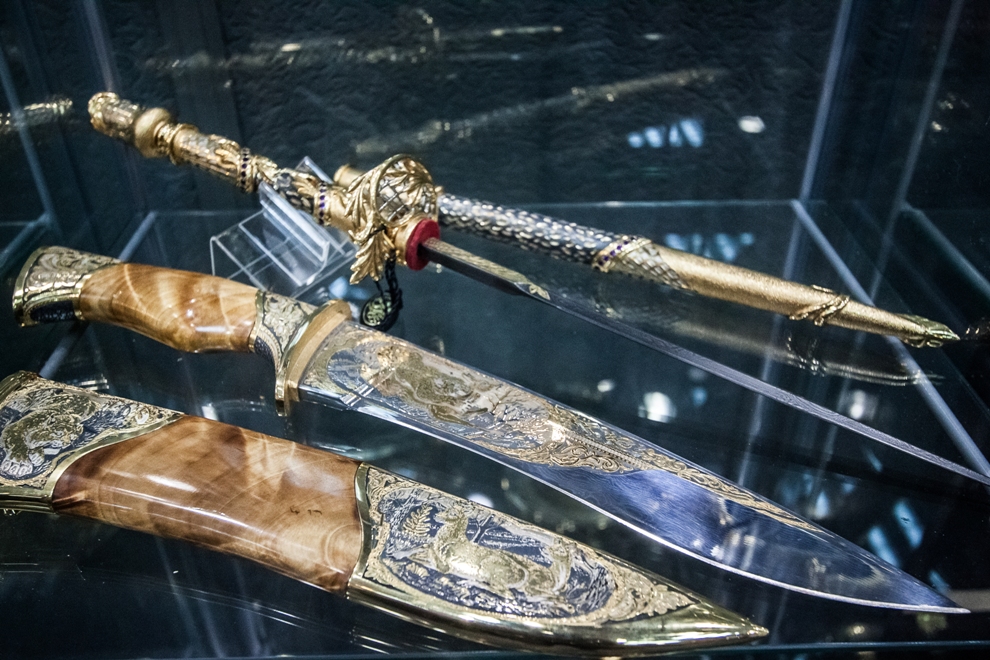 В Екатеринбург привезли меч-кладенец из Златоуста - Фото 6