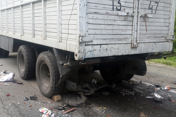 На Серовском тракте в столкновении двух грузовиков погиб один человек - Фото 2