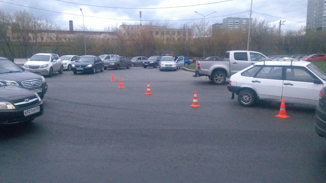 В Екатеринбурге ВАЗ и Toyota не подлили дорогу. Пострадали 2 человек, в том числе ребенок. ФОТО - Фото 2