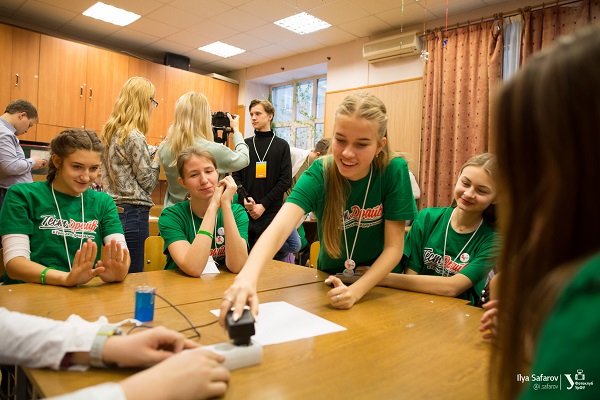 Школьники Екатеринбурга пробуют себя в роли борцов с киберапокалипсисом и учатся взаимодействовать в аквариуме - Фото 4