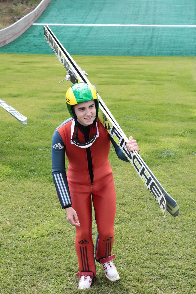 В Кубке мира по прыжкам на лыжах с трамплина примет участие 19-летний тагильчанин Вадим Шишкин - Фото 5
