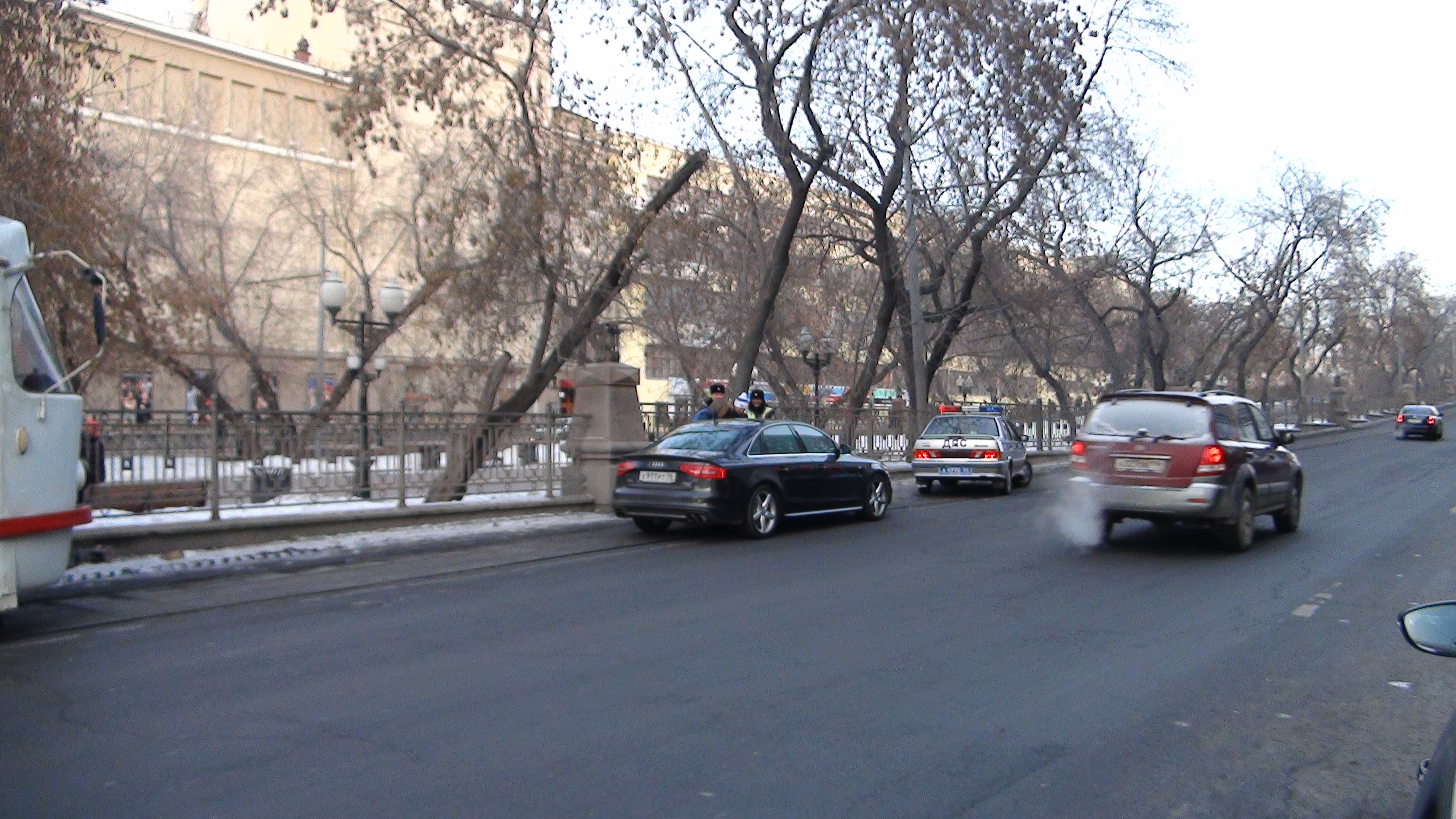 В центре Екатеринбурга Audi сбила 10-летнего мальчика. ФОТО - Фото 3