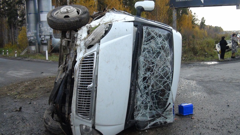 ДТП на Серовском тракте, в котором пострадали две женщины, спровоцировал неустановленный водитель - Фото 3