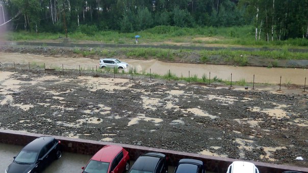 Потоп перезагрузка: улицы Екатеринбурга снова затопило дождевой водой - Фото 7
