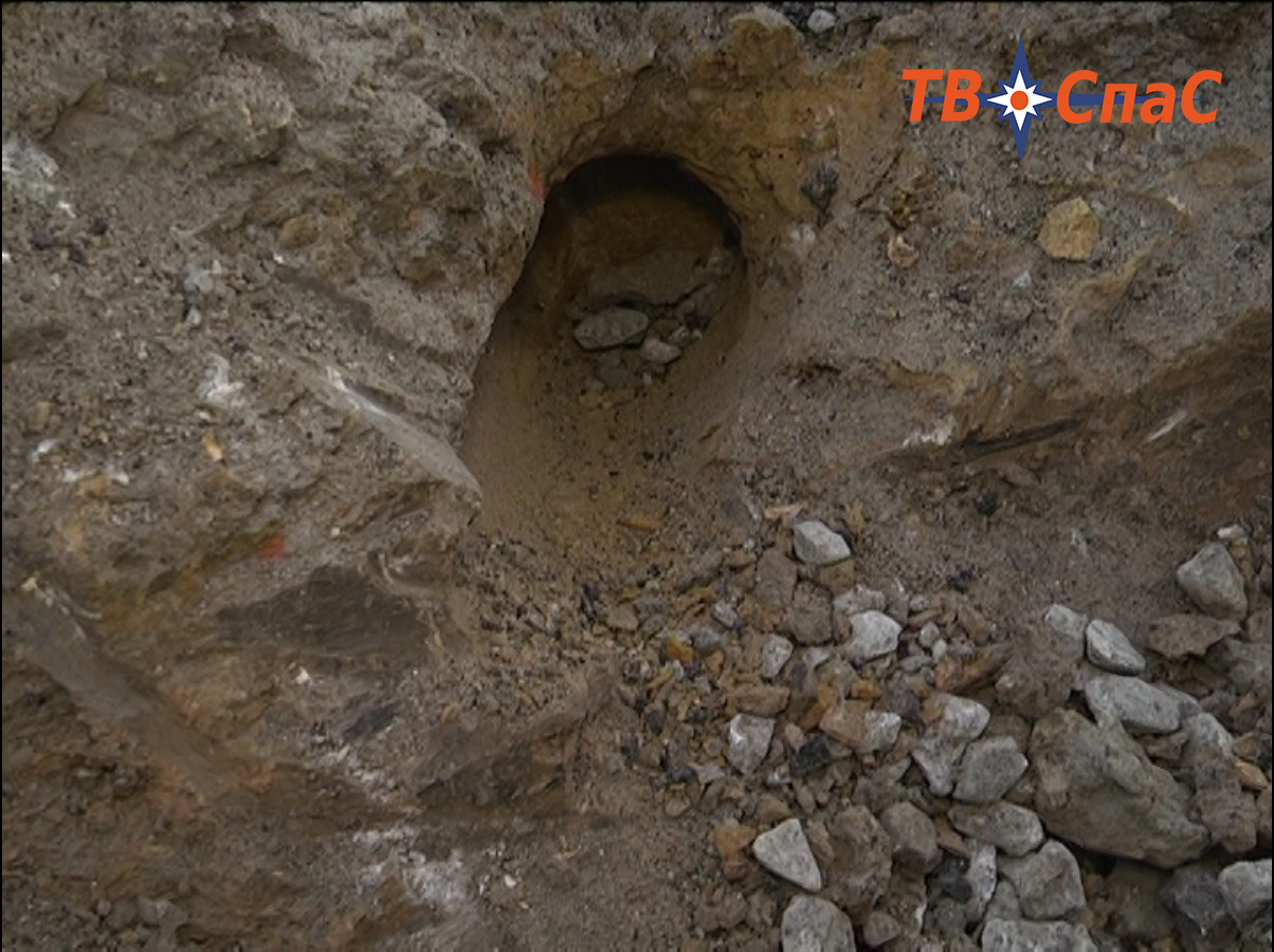 В Екатеринбурге при раскопках траншеи найден снаряд - Фото 3