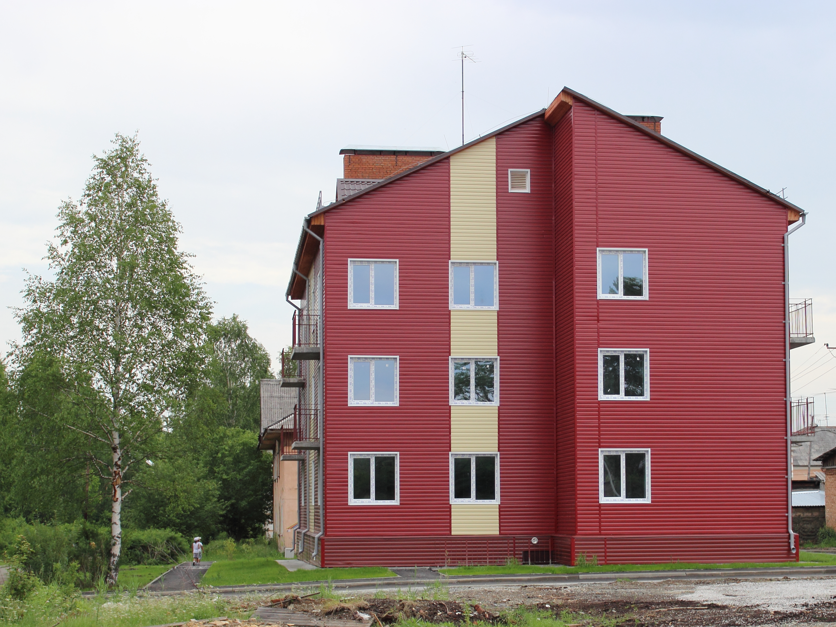 В Волчанске восемнадцать семей из аварийных домов получили ключи от новых квартир - Фото 2