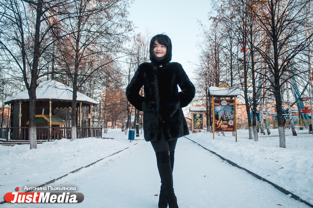 Студентка Ксения Бояркина: «Похолодало, но это не повод грустить». В столице Урала -11 и немного солнца. ФОТО, ВИДЕО - Фото 6