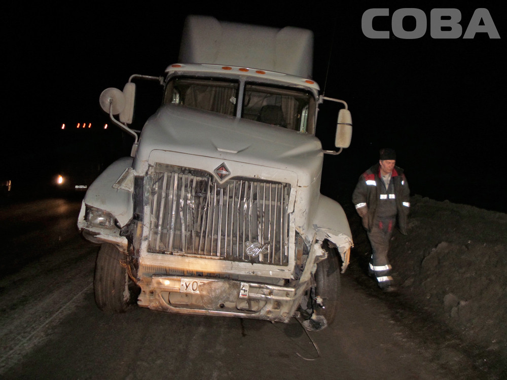 На ЕКАДе в столкновении с грузовиком погиб водитель-новичок - Фото 3