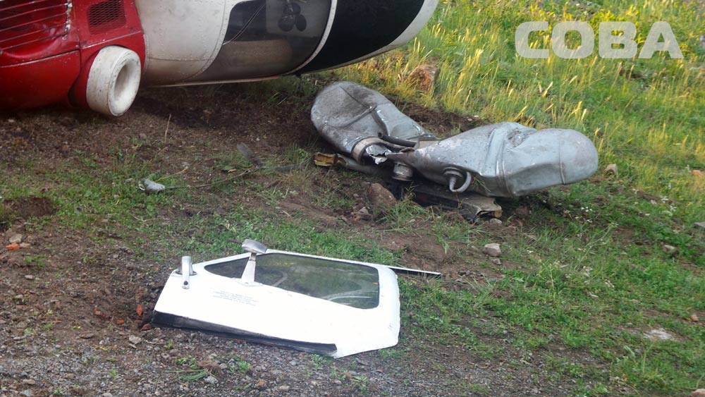 В Екатеринбурге на территории больницы рухнул вертолет. ФОТО и ВИДЕО с места ЧП - Фото 5