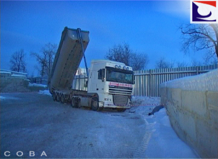 В Екатеринбурге грузовой тягач раздавил своего водителя - Фото 2