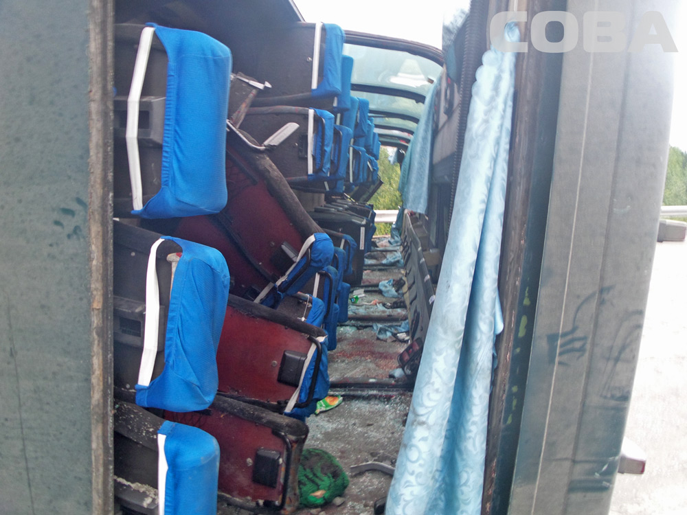 Число пострадавших пассажиров автобуса в ДТП под Нижним Тагилом достигло 37 человек (ФОТО) - Фото 4