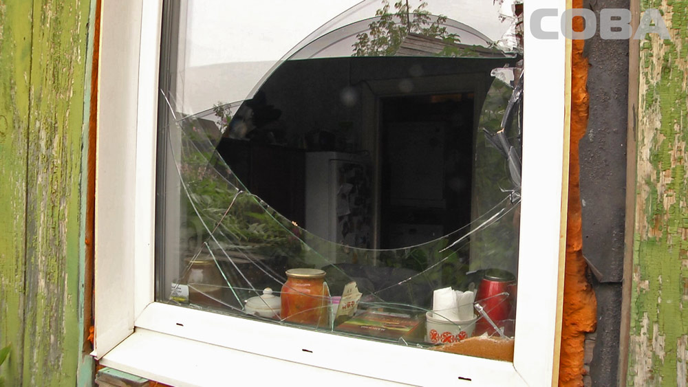 Пьяный рецидивист на Уралмаше пытался ограбить частный дом, но не смог перелезть через окно. ФОТО - Фото 2