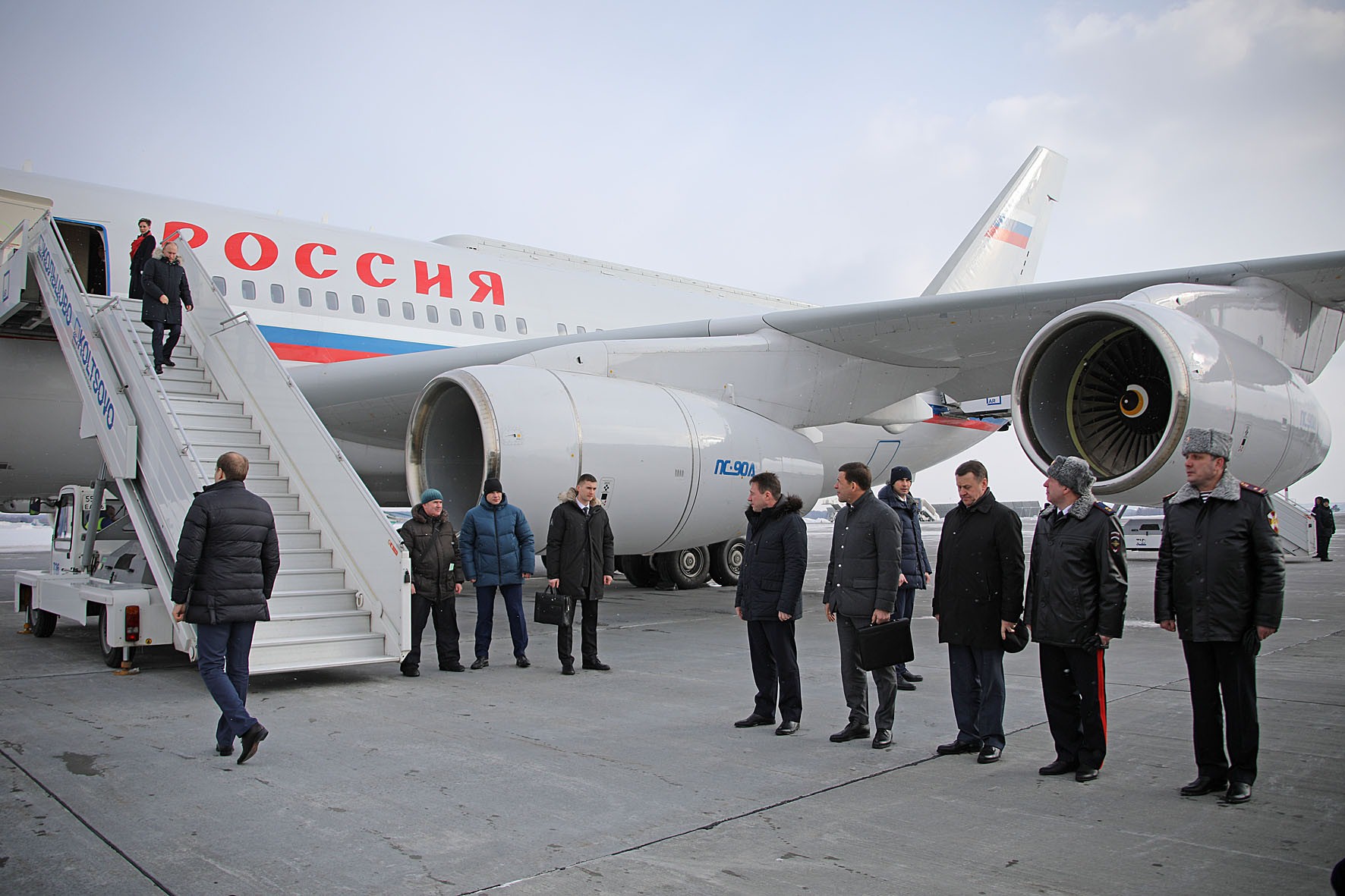 Владимир Путин приземлился в Кольцово. ФОТО - Фото 2