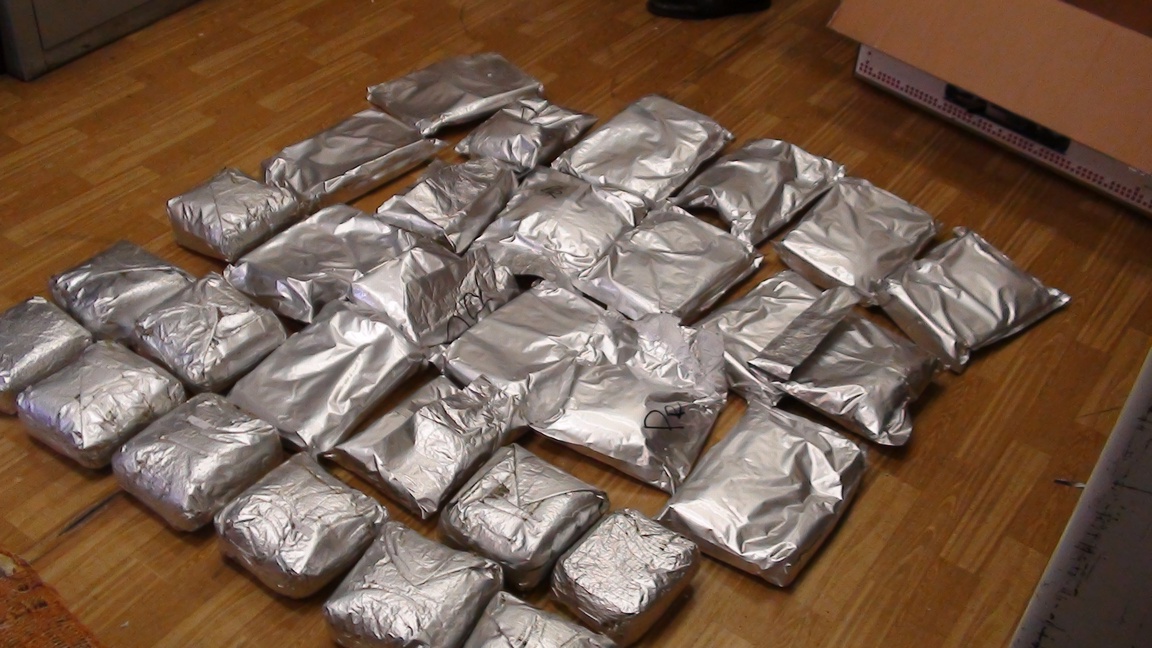 Наркополицейские изъяли у «гостя с Юга» более 40 килограммов наркотиков   - Фото 4