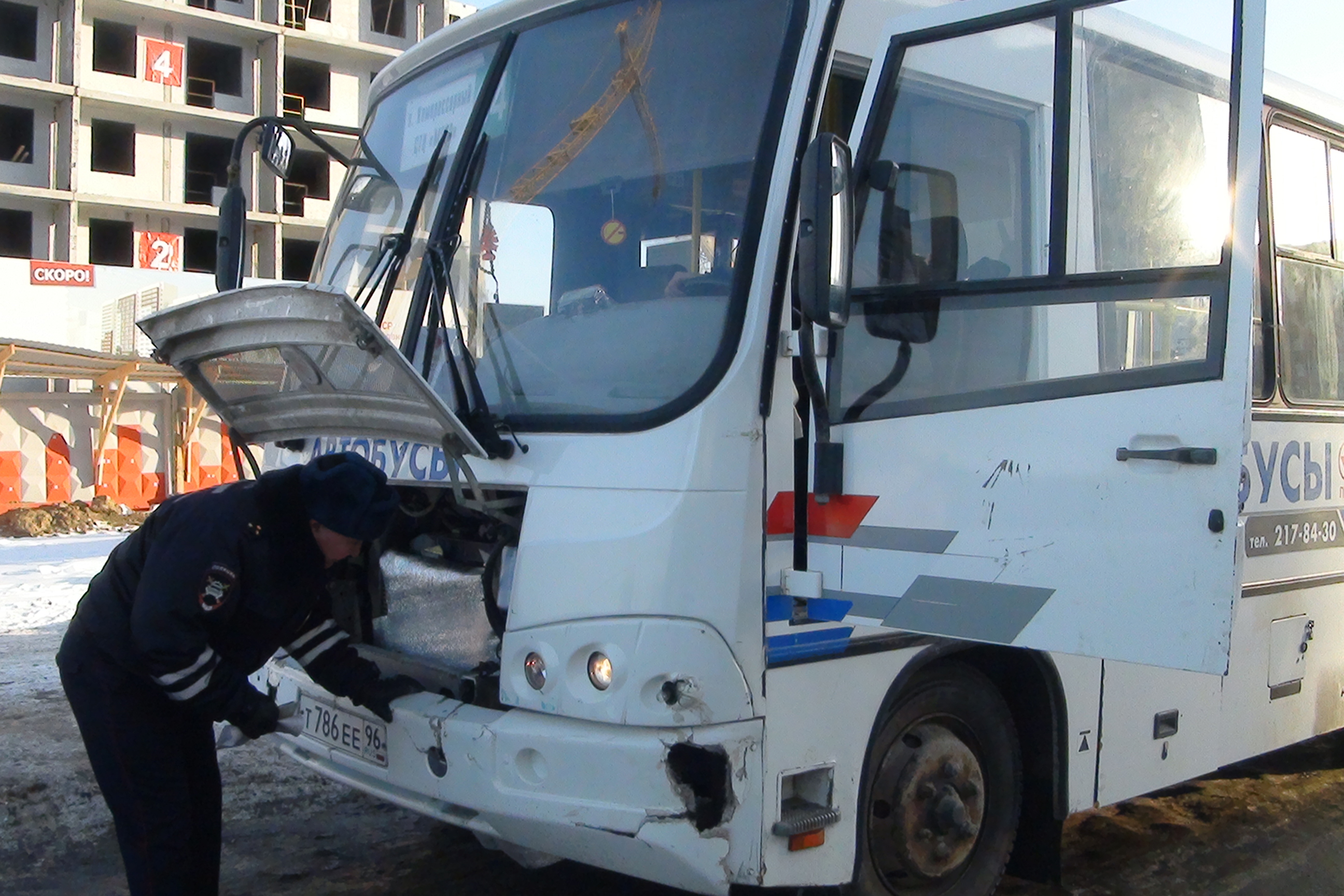 По Екатеринбургу курсируют полсотни неисправных автобусов, которыми управляют мигранты-нелегалы - Фото 2