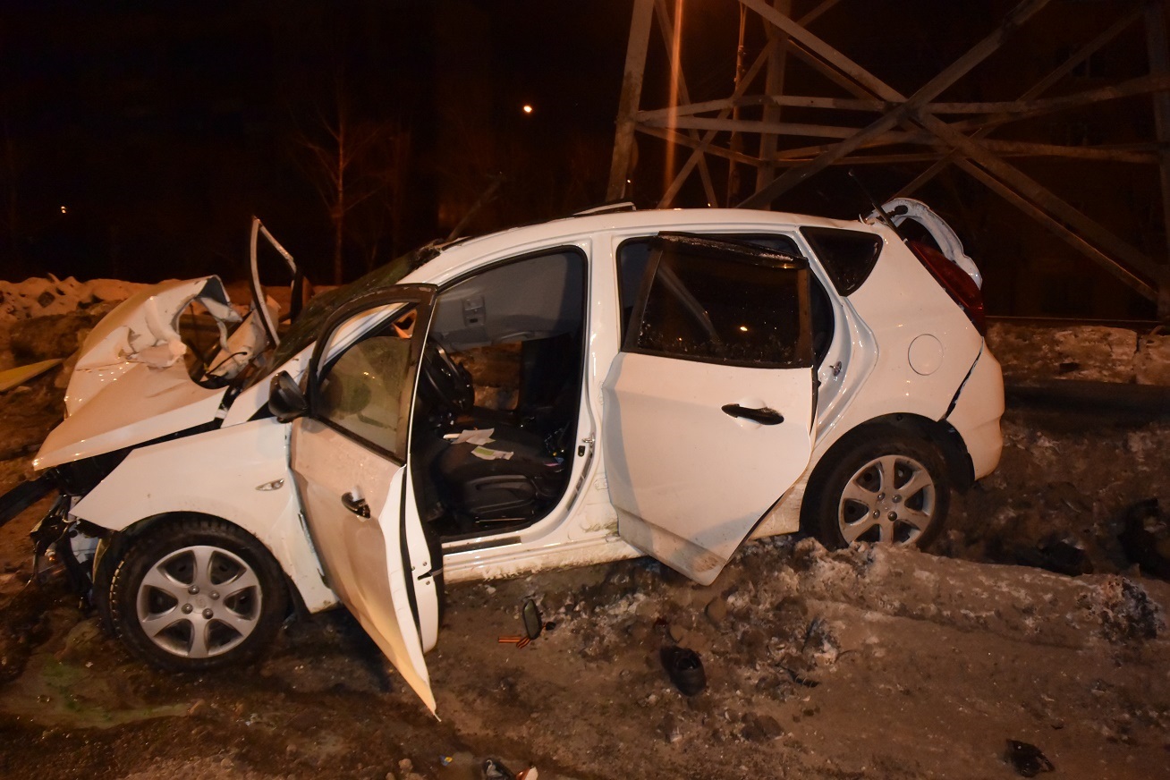 На Вторчермете водитель Hyundai самоубился об опору ЛЭП - Фото 2