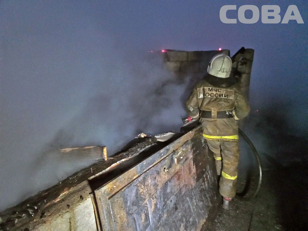 На окраине Екатеринбурга мужчина едва не сгорел в собственной бане. ФОТО - Фото 2