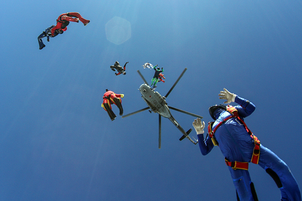 Уральские парашютисты собрали в небе «Звезду Победы». ФОТО - Фото 9