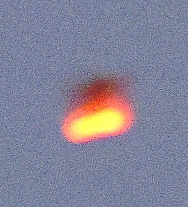 Инопланетяне? Светящийся объект в небе над Ревдой переполошил любителей-уфологов - Фото 2