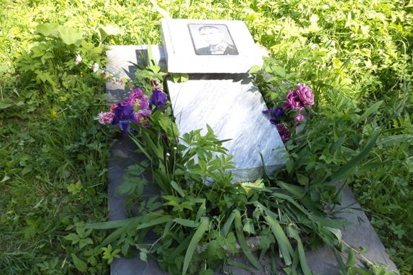 В Ачитском районе подростки «порезвились» на кладбище: сломано 13 памятников - Фото 2