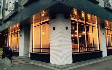 В центре Екатеринбурга открылась пиццерия-бар Pepperoni с панорамными окнами и винной картой с оптовыми ценами  - Фото 4