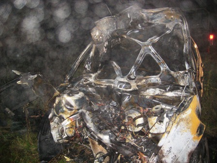 В Североуральске сотрудник ГИБДД вытащил водителя из горящей машины - Фото 2