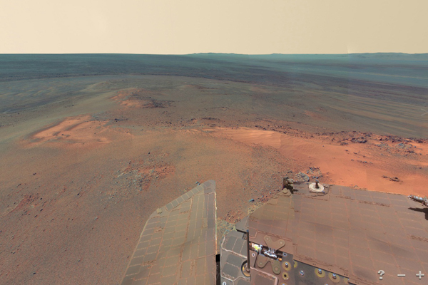 До чего техника дошла! Марсоход Curiosity сделал первую фотопанораму красной планеты - Фото 2