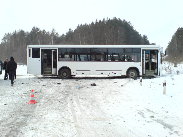 В ДТП на Полевском тракте, по уточненным данным, пострадало тринадцать человек - Фото 3