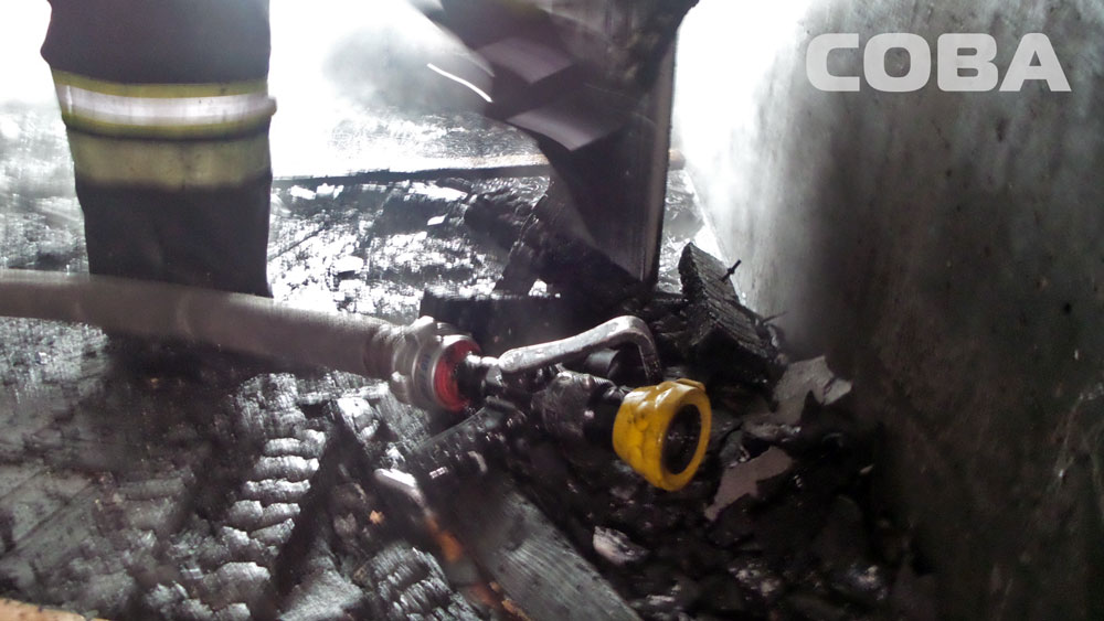 Пожарные тушат возгорание в многоквартирном доме на улице Волгоградской - Фото 4