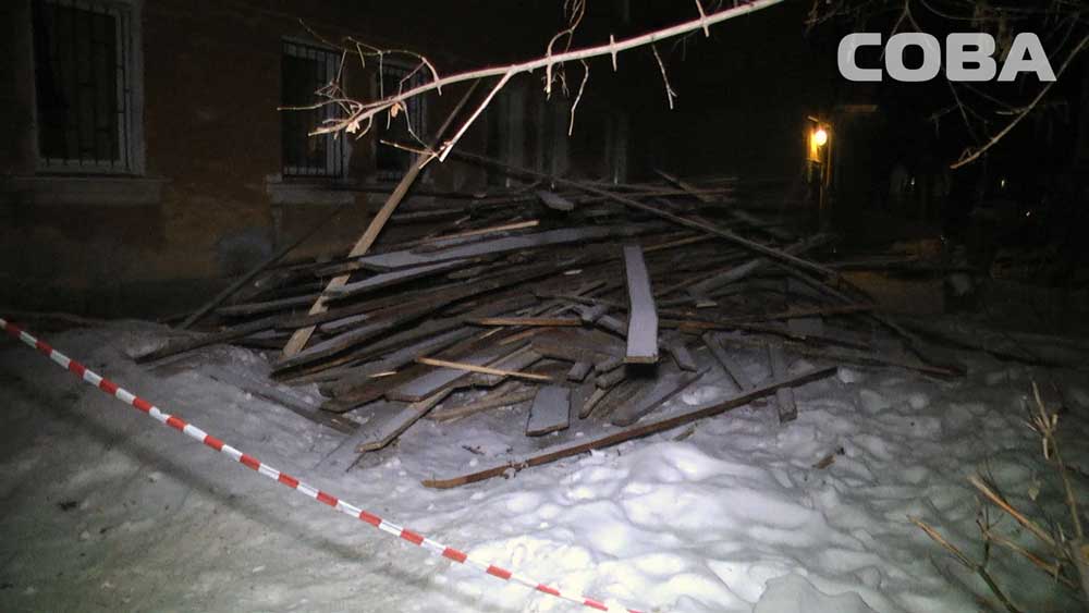 Потолок в доме на Уралмаше, где пострадала семья с детьми, мог рухнуть из-за безответственности рабочих. ФОТО - Фото 4