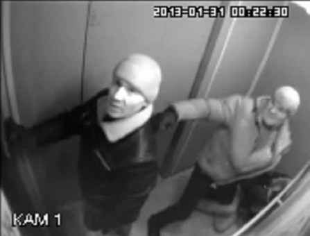 СРОЧНО! Полиция Екатеринбурга ищет грабителей, напавших на мужчину в подъезде дома на улице Авиационной - Фото 2