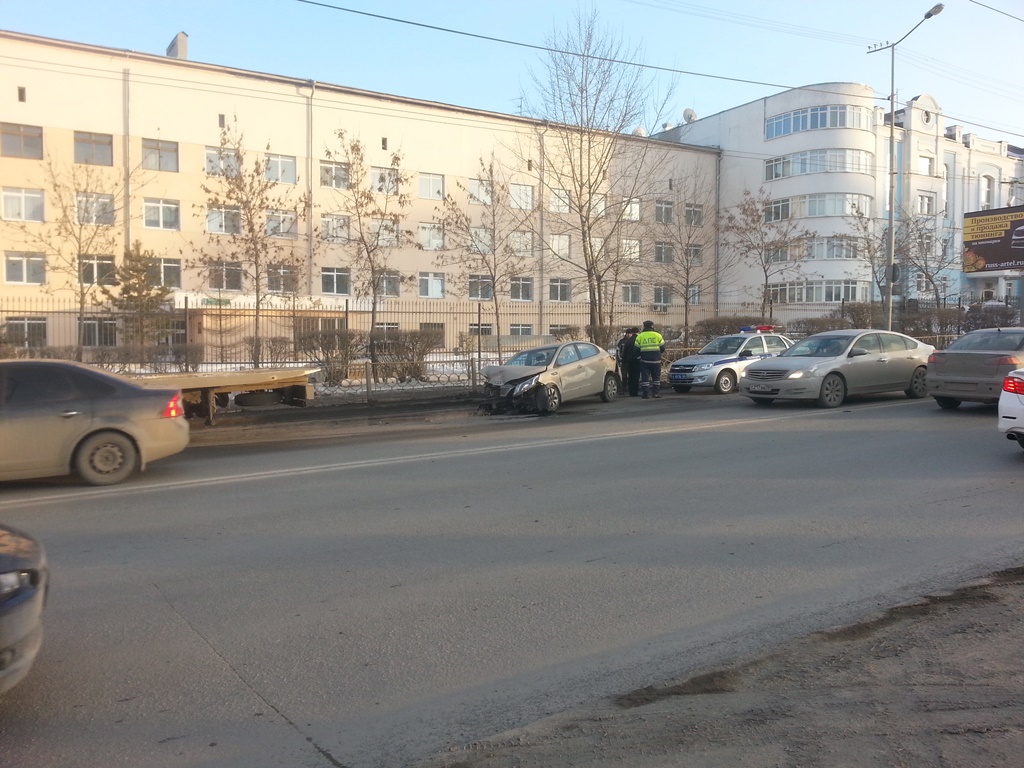 В Екатеринбурге из-за ДТП по Репина в сторону центра образовалась пробка - Фото 2