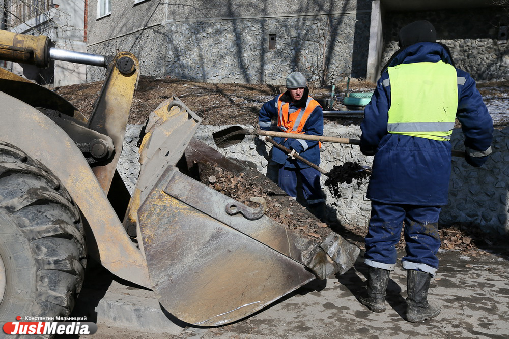 Недобросовестные подрядчики и автомобилисты мешают Екатеринбургу быть чистым - Фото 3