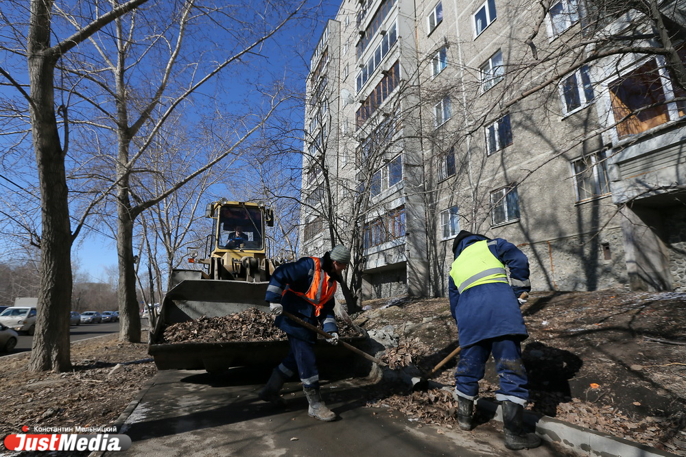 Недобросовестные подрядчики и автомобилисты мешают Екатеринбургу быть чистым - Фото 6