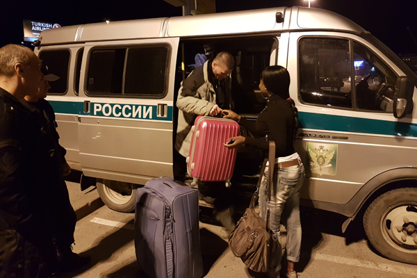 «Ночная бабочка» из Нигерии и два строителя из Молдовы принудительно покинули Екатеринбург - Фото 3