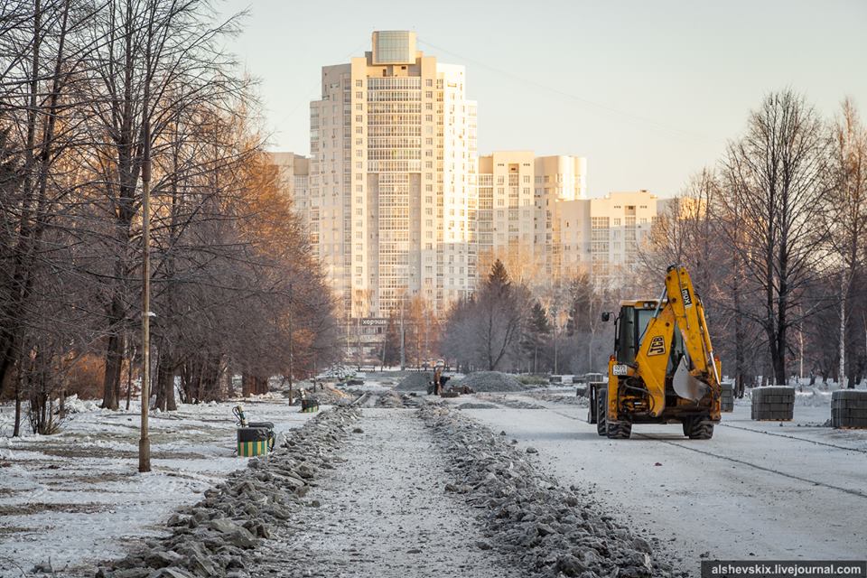 Парк Чкалова перезимует с раскопанными дорогами - Фото 2