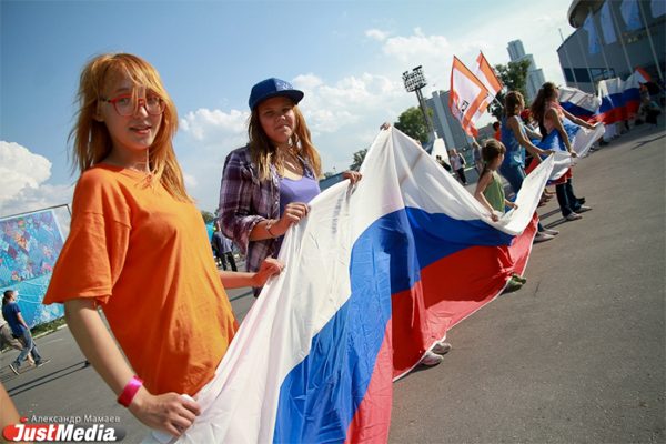 В поддержку российских олимпийцев екатеринбуржцы забили 1000 голов и сделали 400 выстрелов из лука - Фото 3