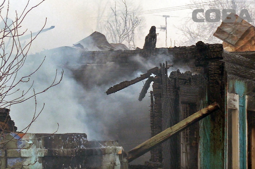 На Вторчермете сгорели три частных дома. Местные жители уверены, что их сожгли под застройку. ФОТО - Фото 3