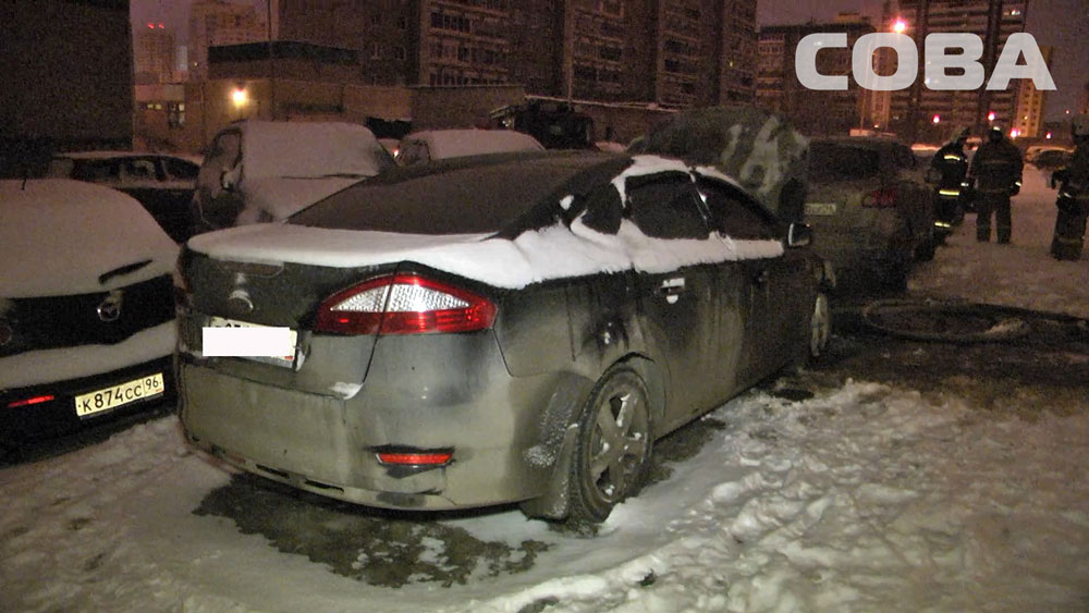 На Волгоградской от огня пострадали два автомобиля - Фото 3