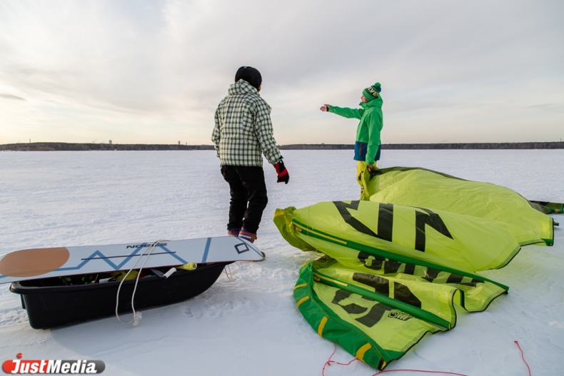 Снег, сноуборд… и парашют. Корреспондент JustMedia.ru опробовал себя в сноукайте - Фото 4