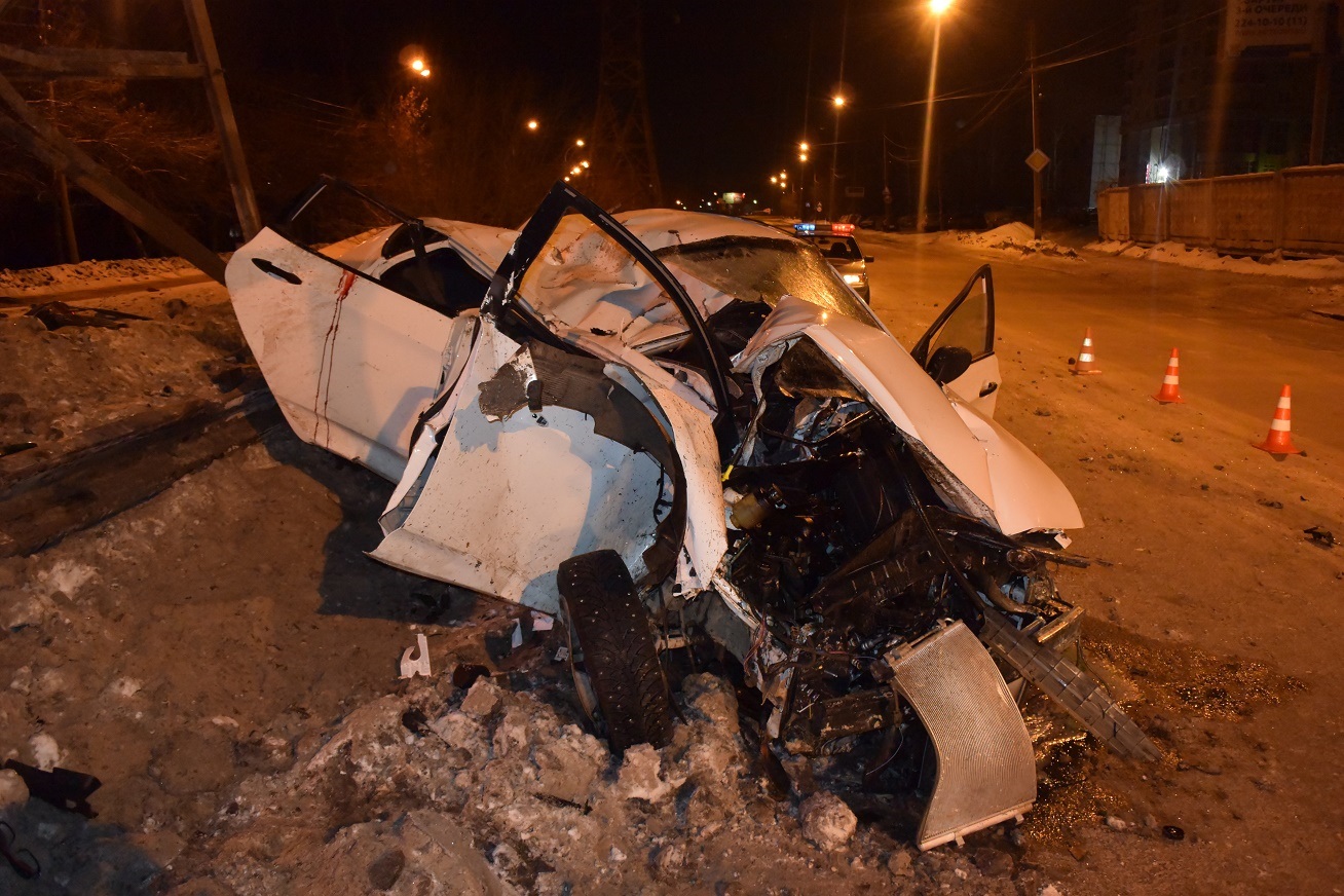 На Вторчермете водитель Hyundai самоубился об опору ЛЭП - Фото 3