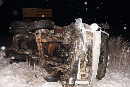 На Полевском тракте в столкновении с фурой погиб водитель легковушки - Фото 2